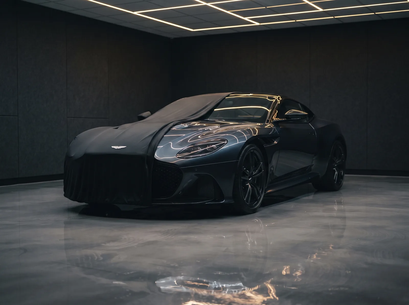 Véhicule importé en préparation au Detailing Studio Azur Gestion